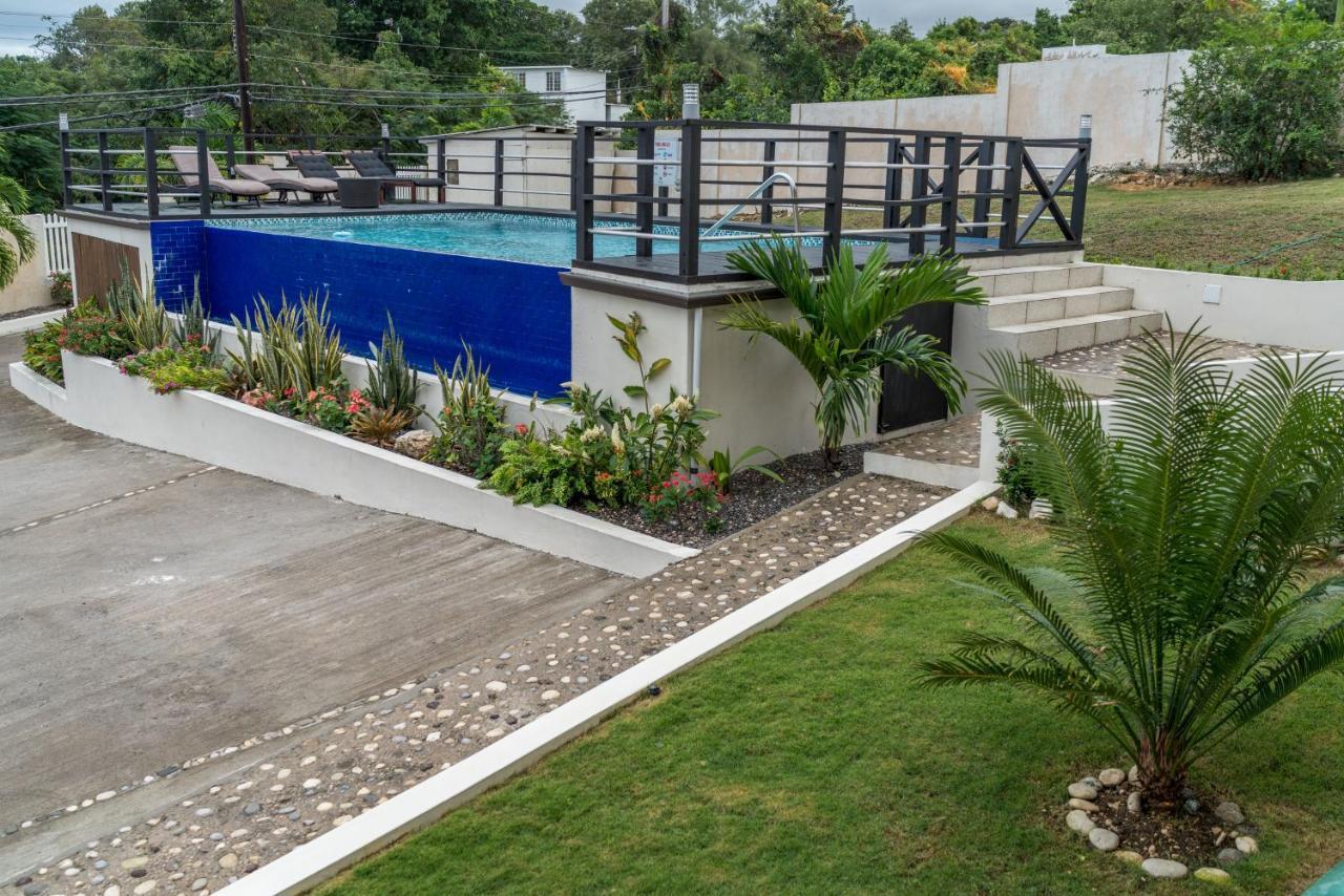 Family Complex Beside Beach W/Pool Montego Bay #1 Ngoại thất bức ảnh