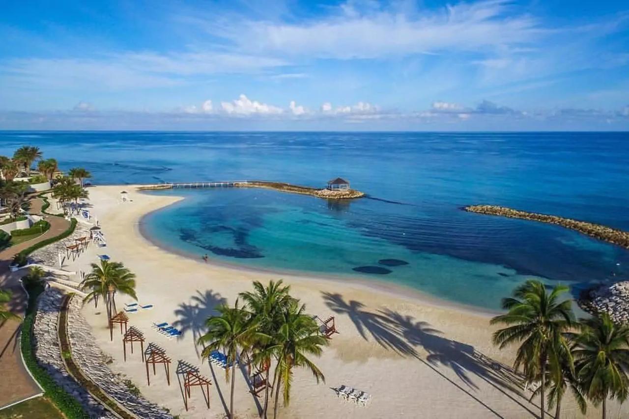 Family Complex Beside Beach W/Pool Montego Bay #1 Ngoại thất bức ảnh