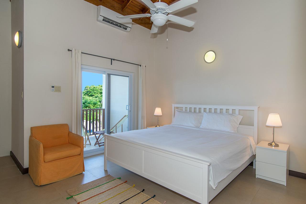 Family Complex Beside Beach W/Pool Montego Bay #1 Ngoại thất bức ảnh