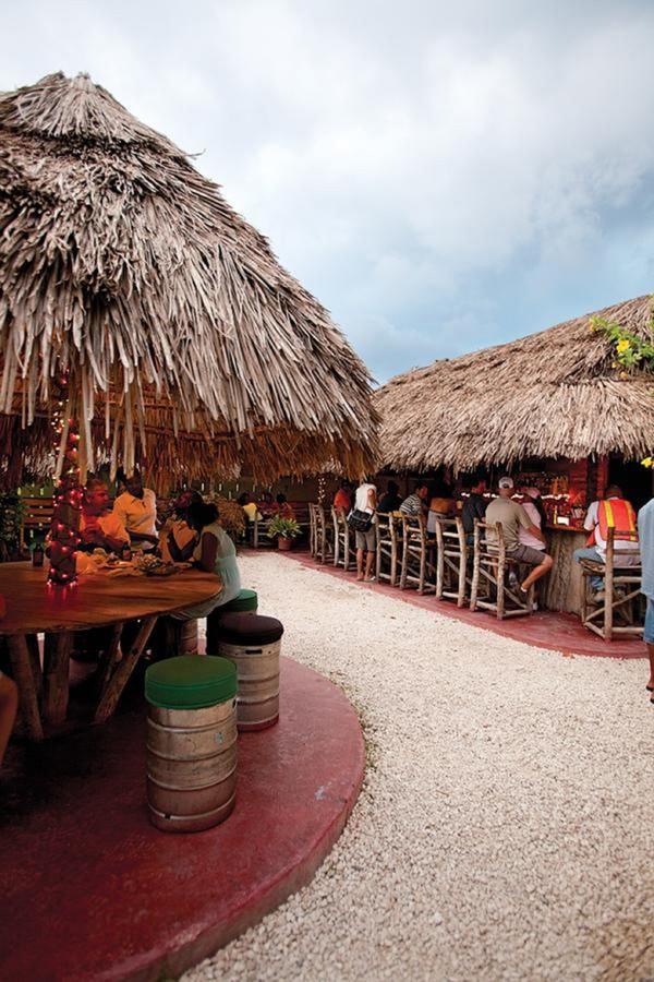Family Complex Beside Beach W/Pool Montego Bay #1 Ngoại thất bức ảnh